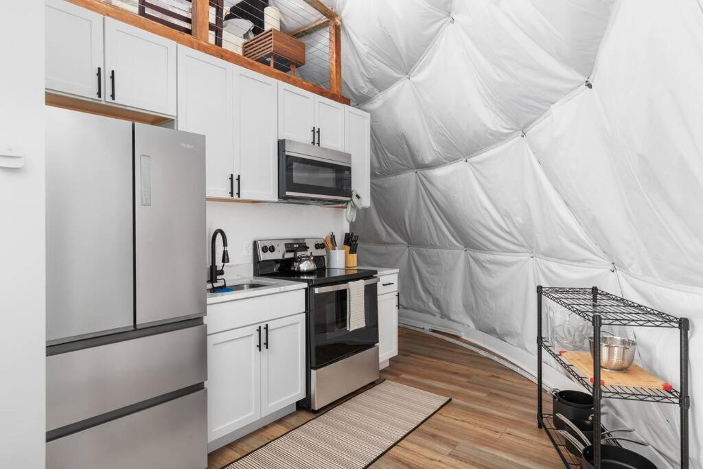 Dream Dome - Romantic Getaway, Hot Tub, Ac, Wifi, National Park 8 Min ルーレイ エクステリア 写真